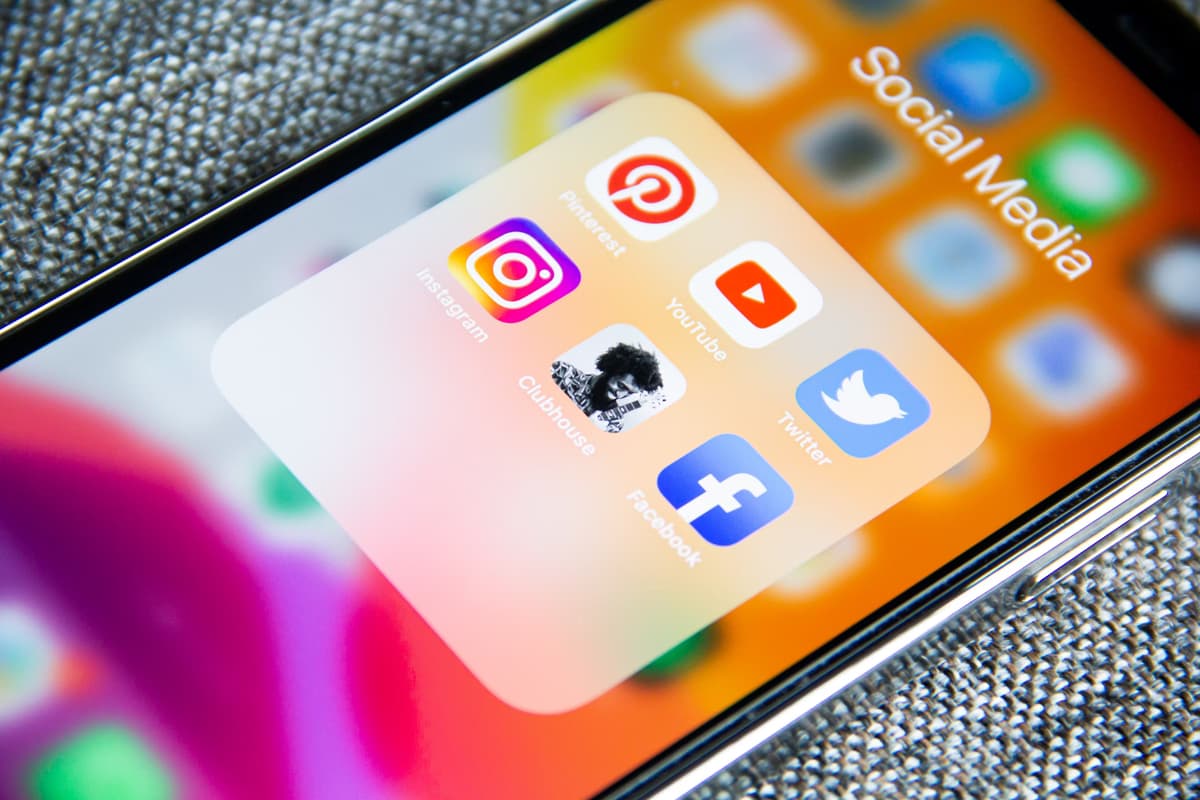 The Impact of Social Media on Modern Linguistic Patterns